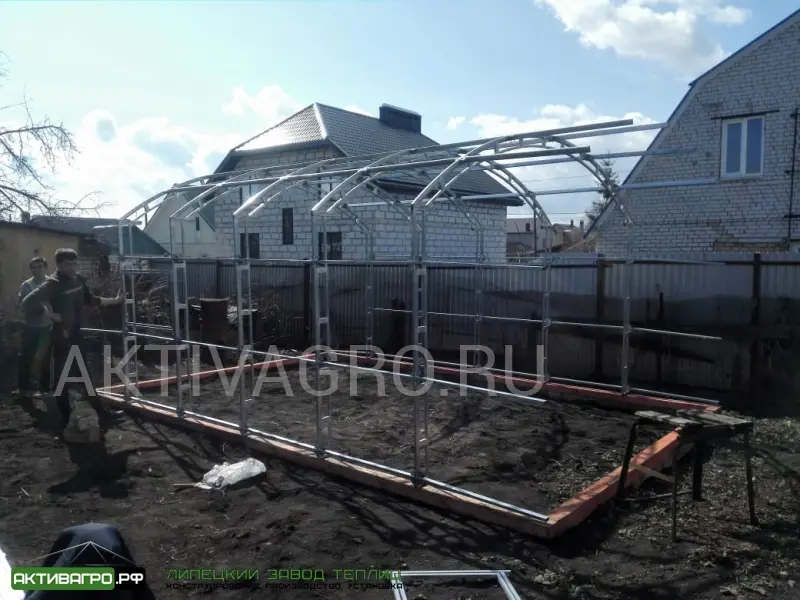 Теплица Ударница Благодатная, ширина 4/5 м, труба 40х20 + 20х20 Теплица Ударница Благодатная, ширина 4/5 м, труба 40х20 + 20х20